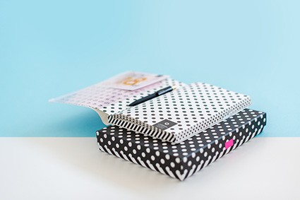 Notes w czarnej oprawie Zip Cover z nadrukowanym brzegiem